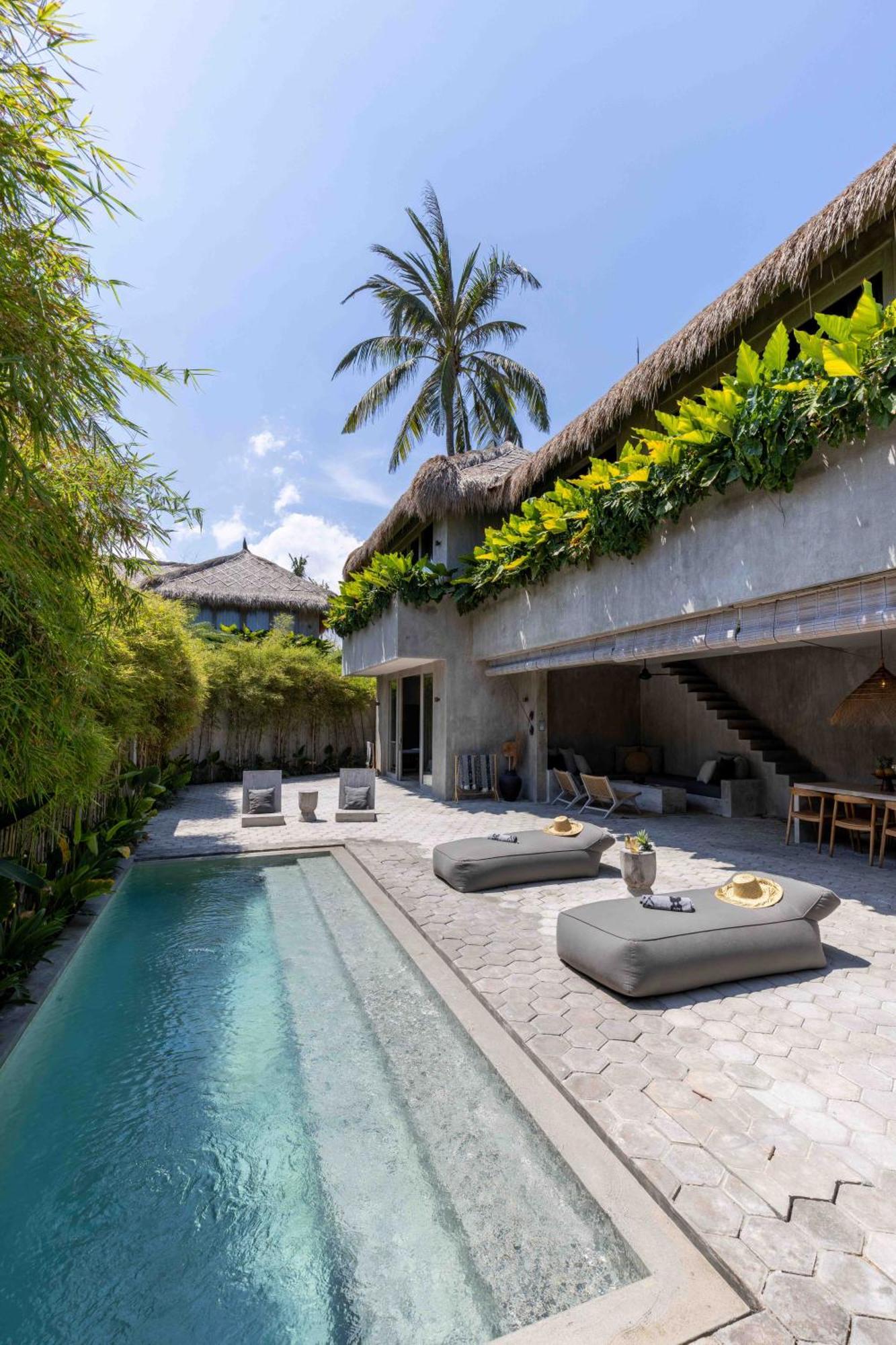 Вилла The Konkret Lombok Kuta  Экстерьер фото